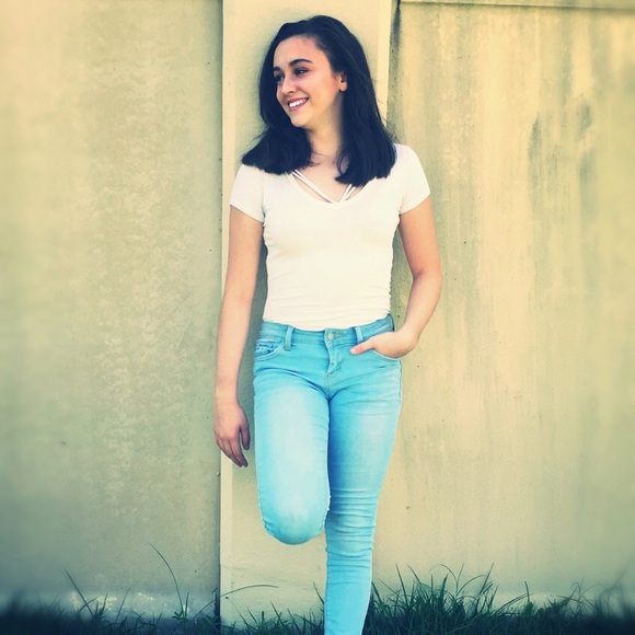 Meet your Posher, Karinna - Picture 2 of 2